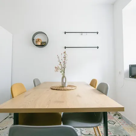 Midva בלד