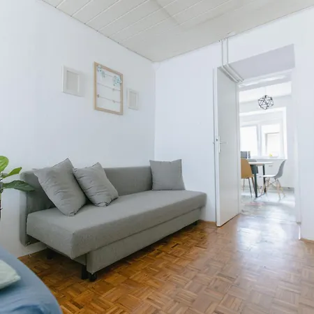Midva Apartment *