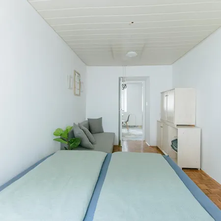 Midva Apartment